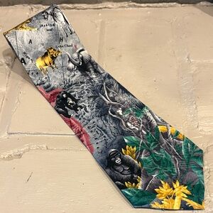 VTG “African Kingdom” Endangered Species 100% Silk Necktie
